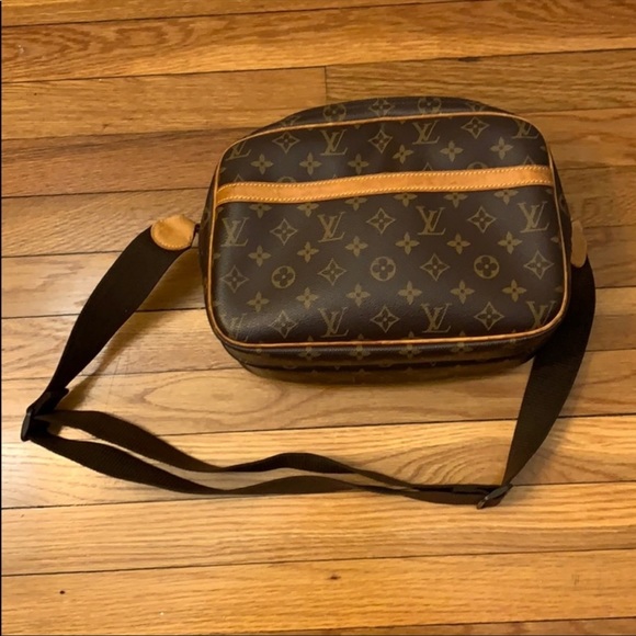 Louis Vuitton cross body men's messanger bag - Picture 2 of 9